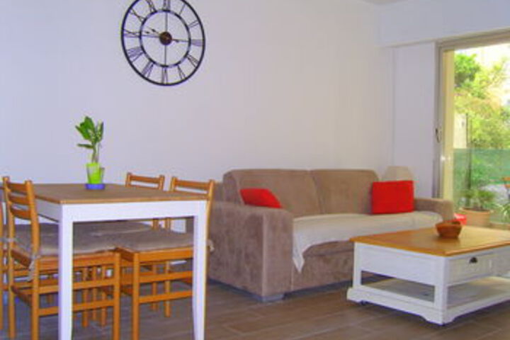 Room 158 of 200