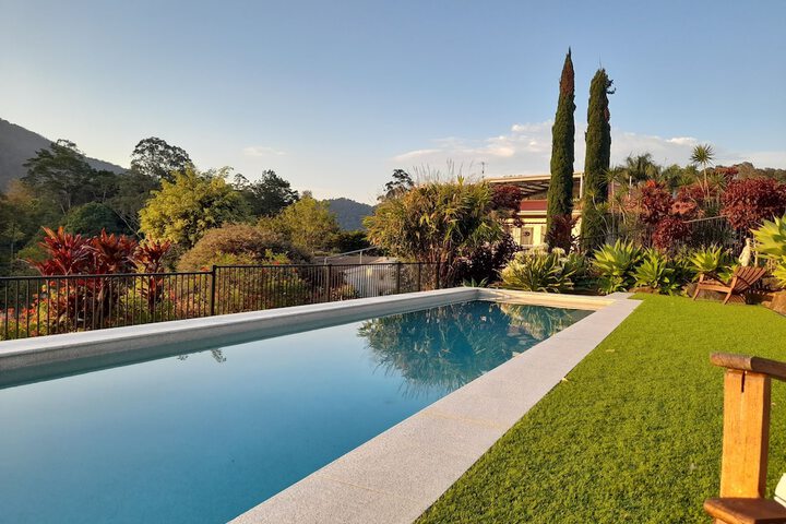 Pool 13 of 32