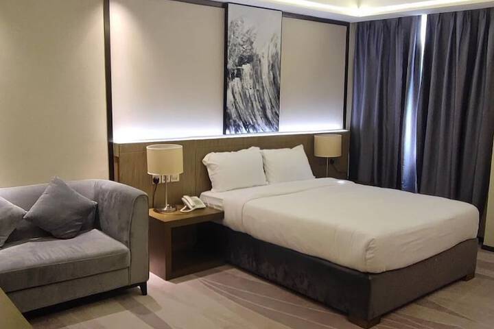 Room 3 of 6