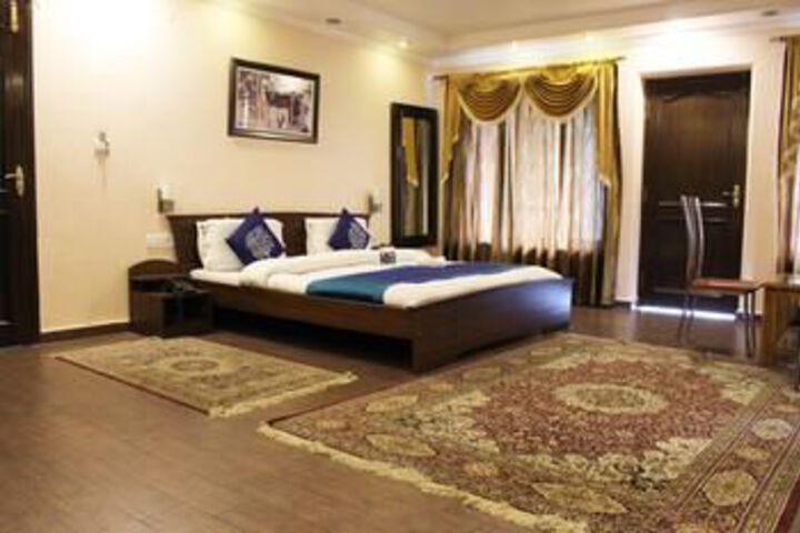 Room 8 of 22