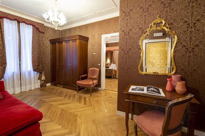 Room 37 of 63