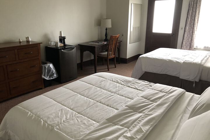Room 15 of 186
