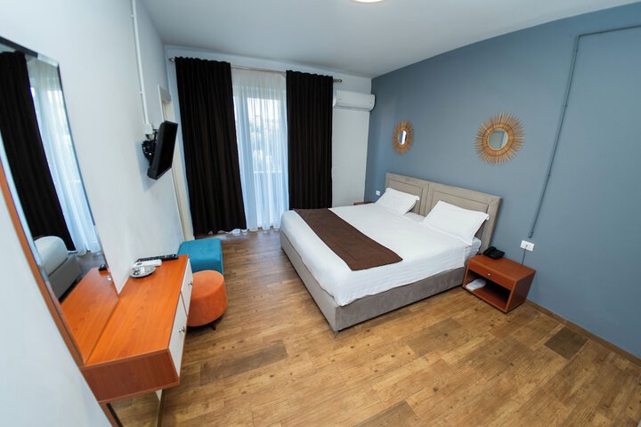 Room 56 of 90