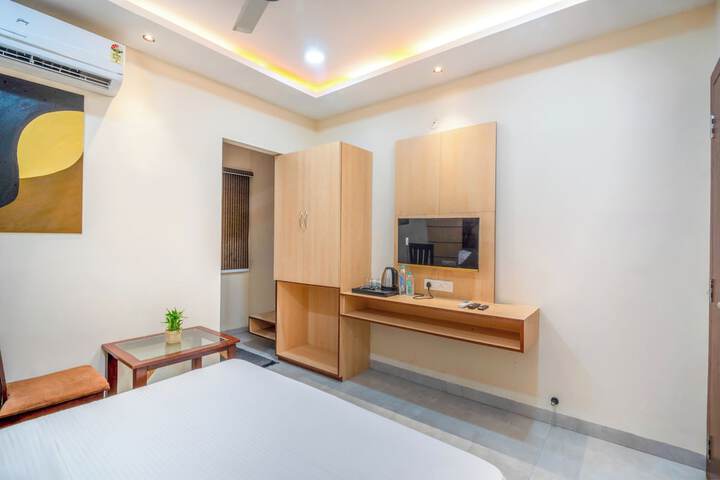 Room 13 of 27