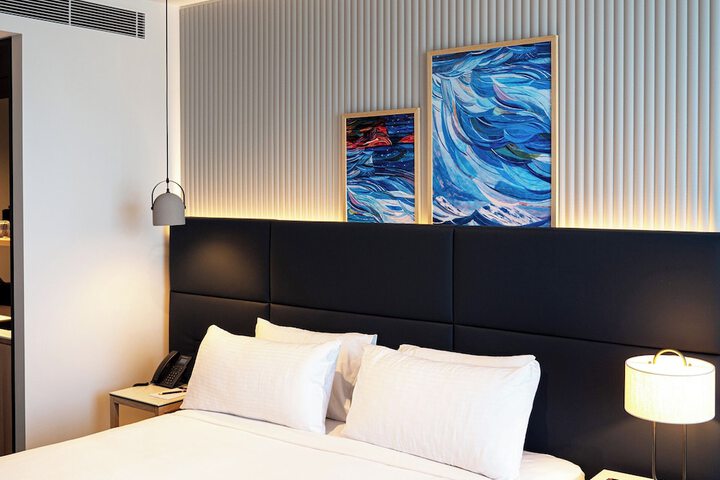 Room 8 of 32