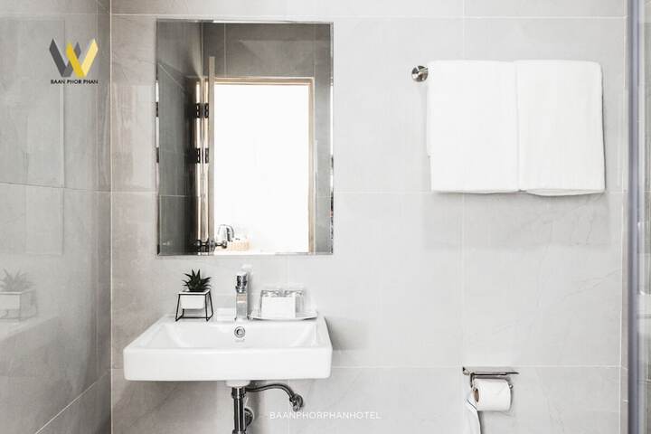 Room 29 of 38