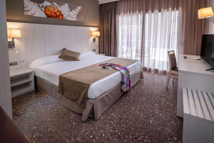 Room 12 of 87