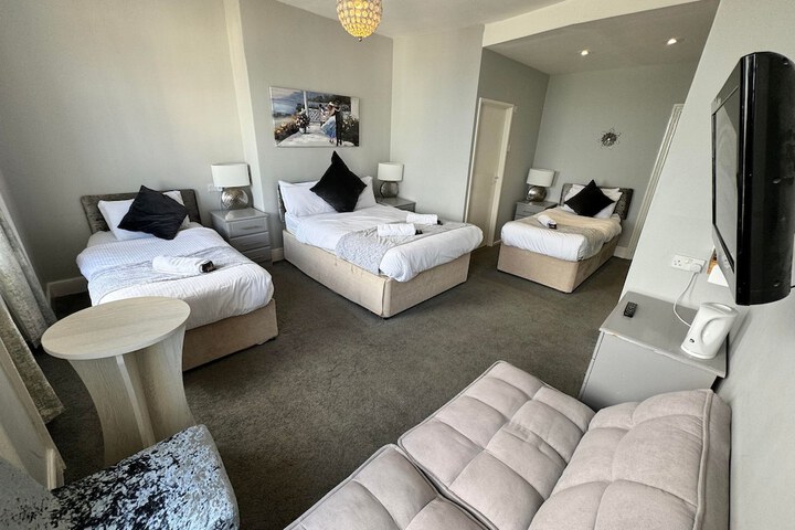 Room 15 of 125