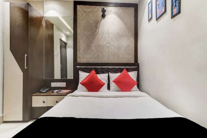 Room 13 of 21
