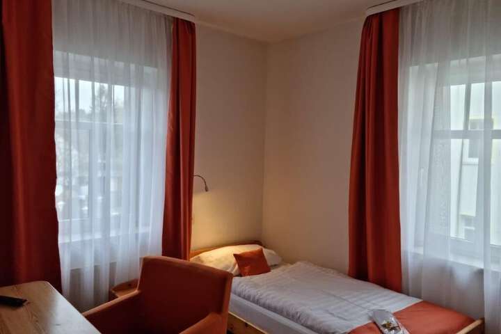 Room 18 of 50