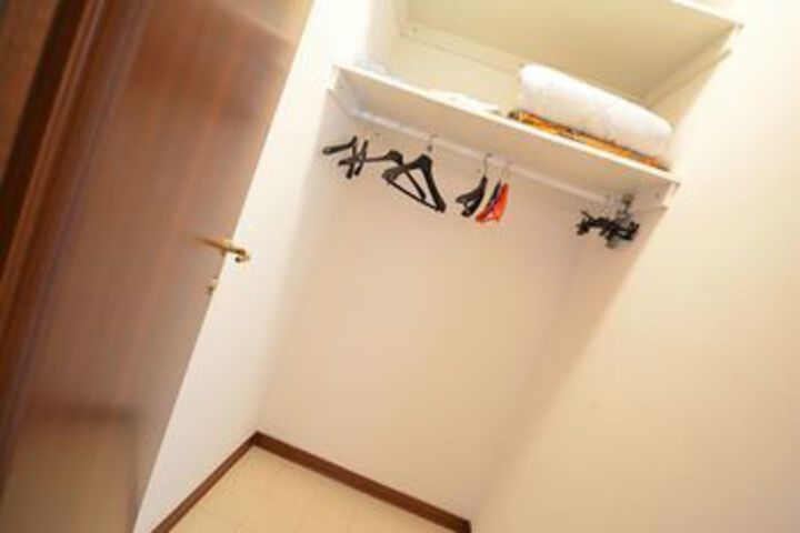 Room 15 of 27