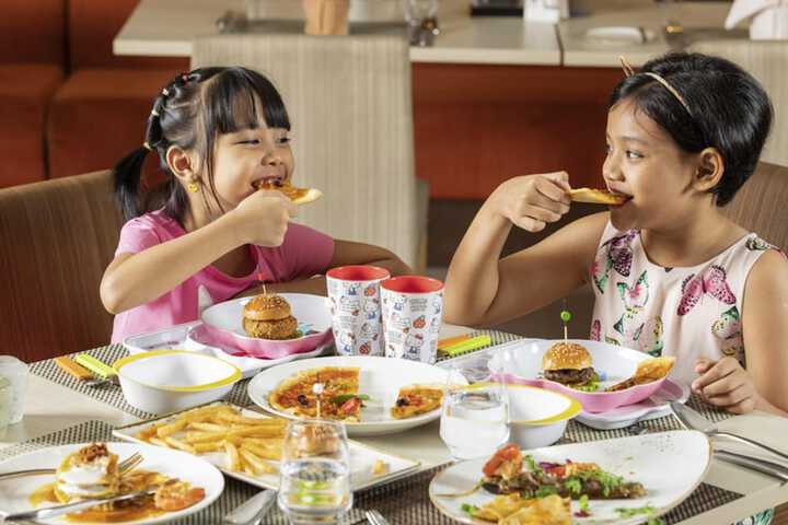 Dining 107 of 155