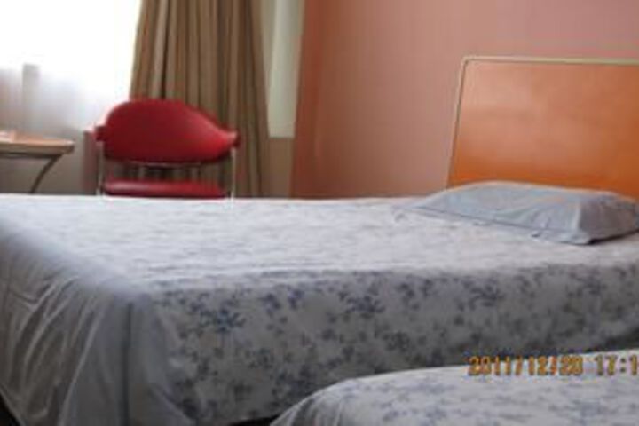Room 7 of 35