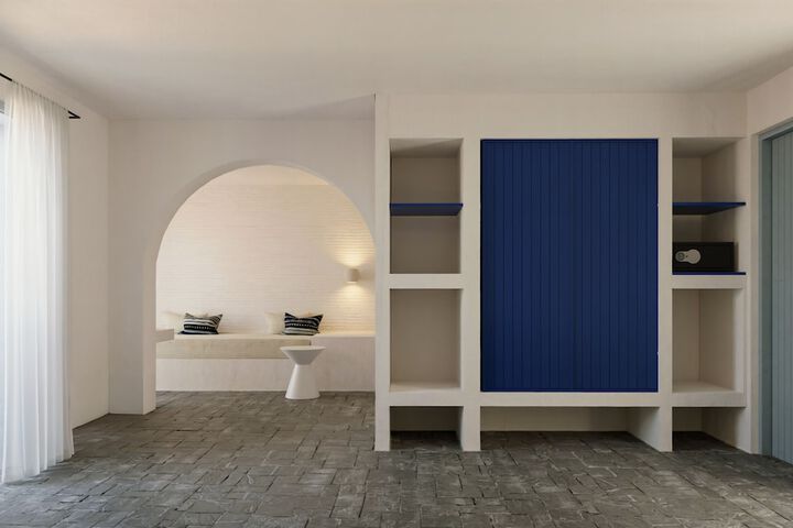 Room 11 of 30