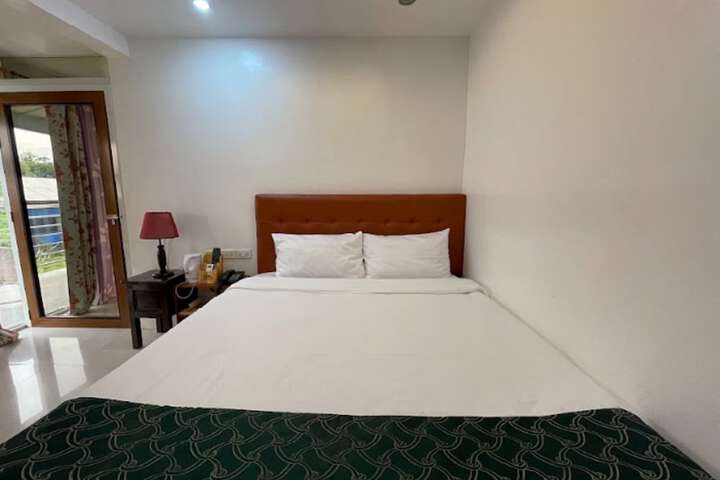 Room 30 of 63