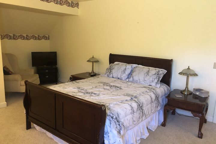 Room 3 of 52