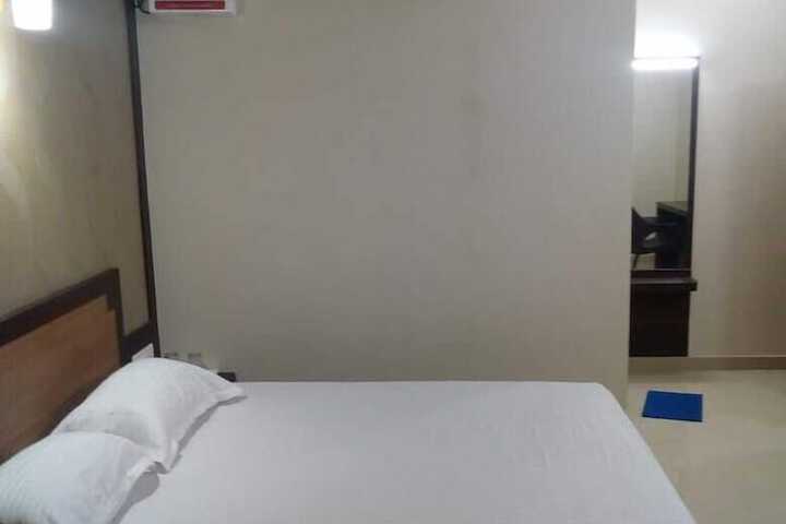 Room 19 of 39