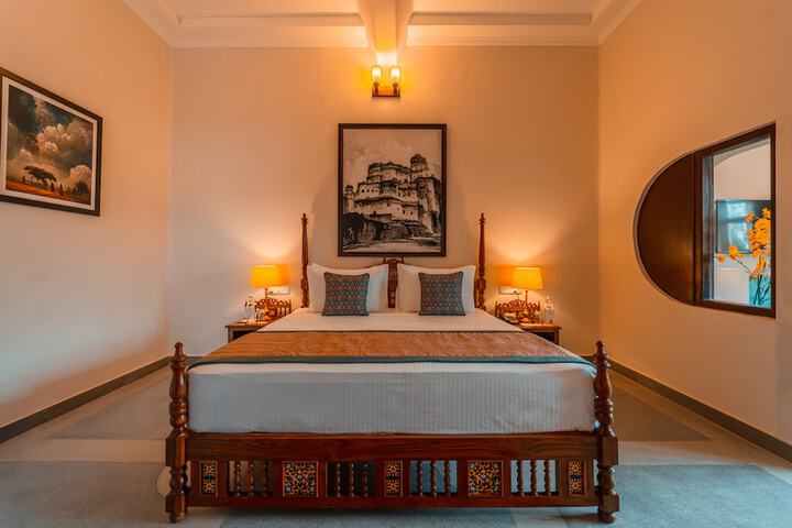 Room 2 of 27