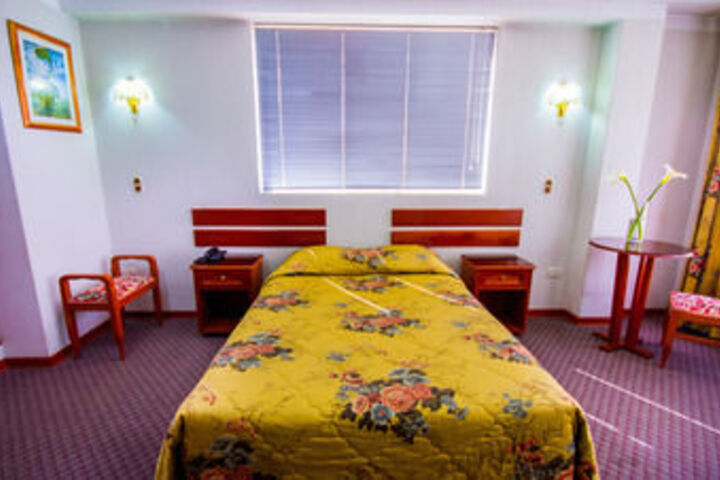 Room 11 of 19