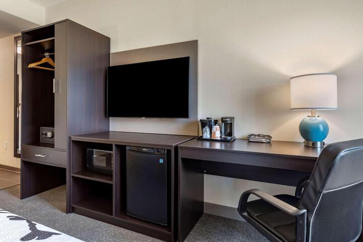 Room 8 of 39