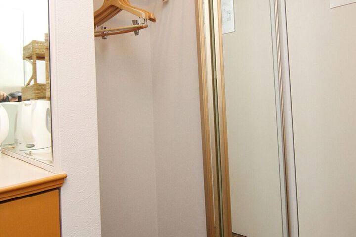 Room 18 of 77