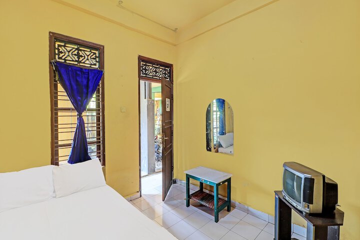 Room 8 of 30