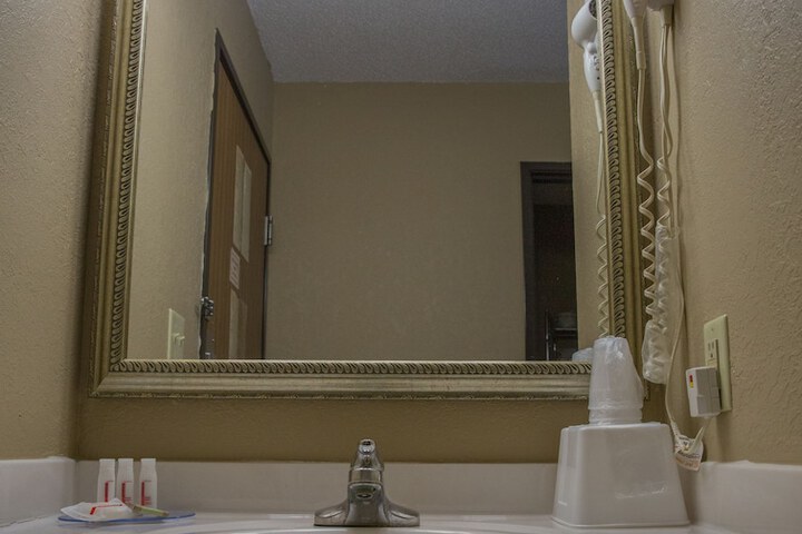 Room 7 of 13