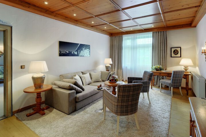 Room 7 of 48