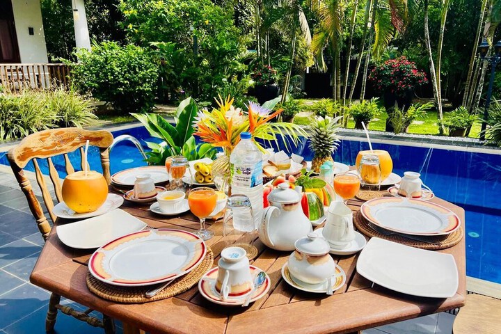 Breakfast/Coffee Service 46 of 80