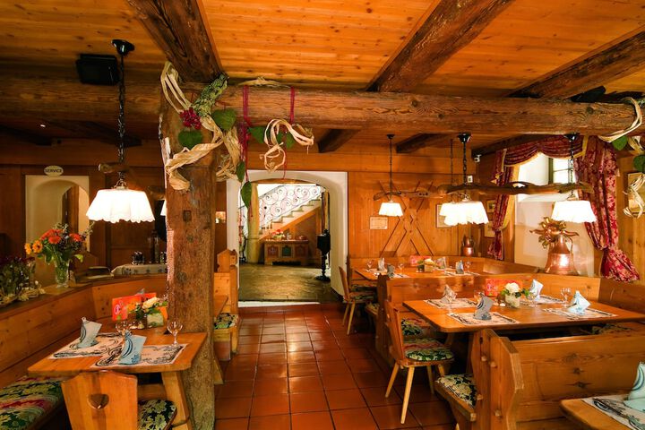 Dining 59 of 84