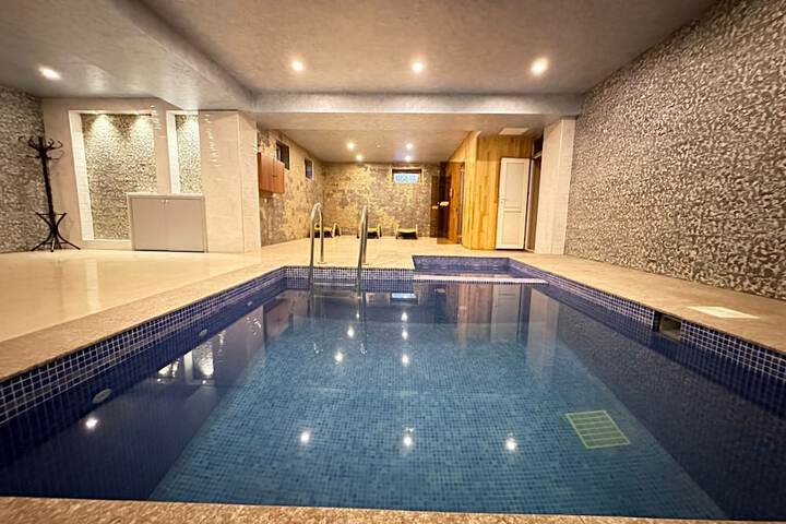 Pool 33 of 47
