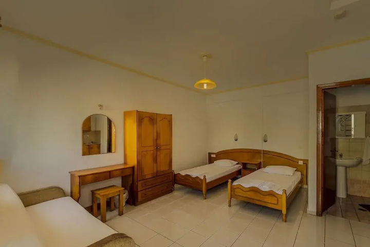 Room 3 of 12