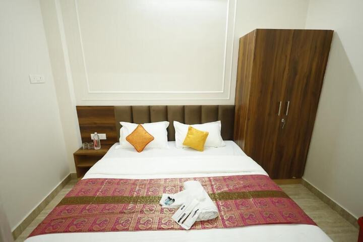 Room 11 of 22