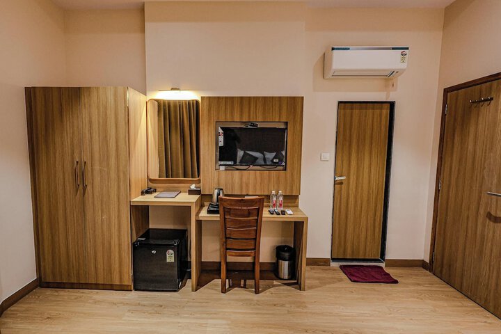 Room 35 of 156
