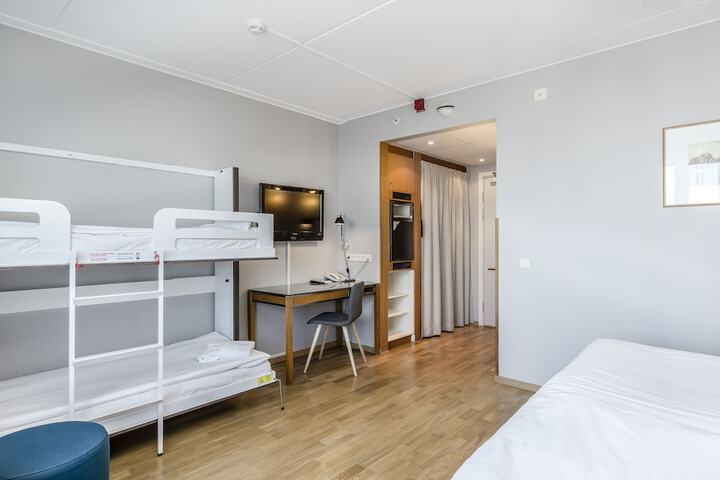 Room 6 of 71