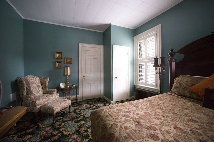 Room 5 of 46