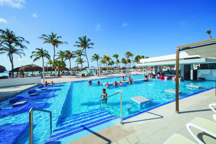 Hotel with Pool