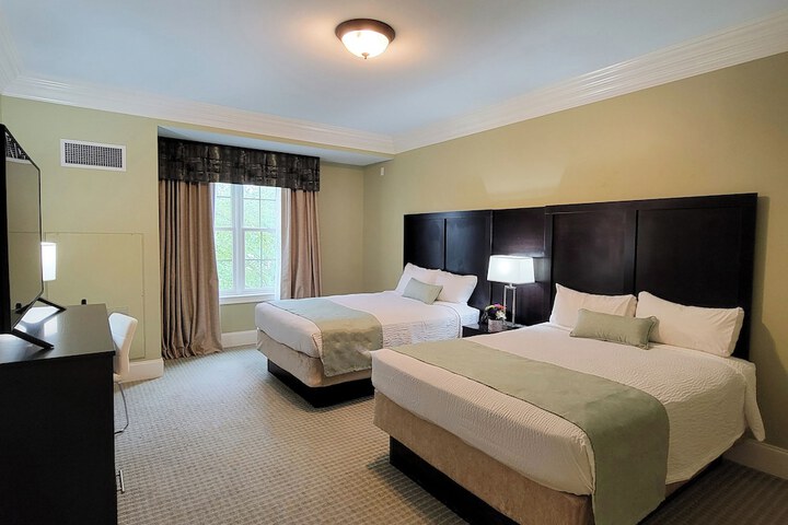 Deluxe Room 2 Queen Beds in The Inn (1 of 2)