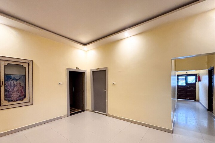 Hotel 8 of 80