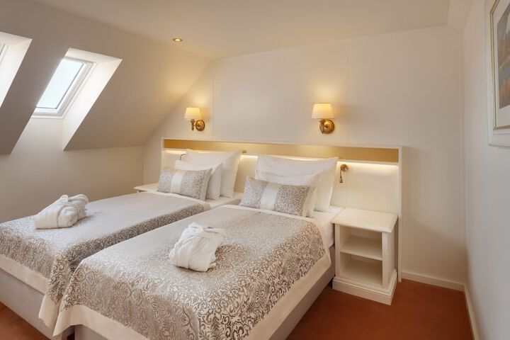 Room 45 of 124