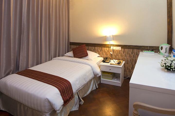 Room 8 of 64