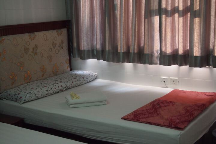 Room 8 of 60