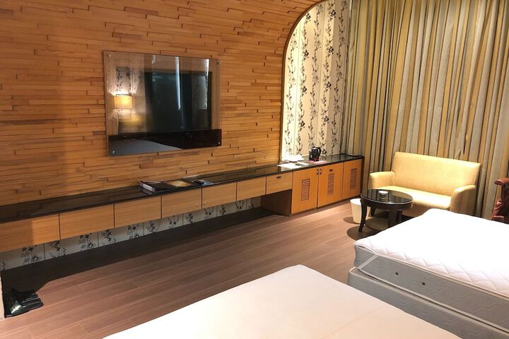Room 22 of 49