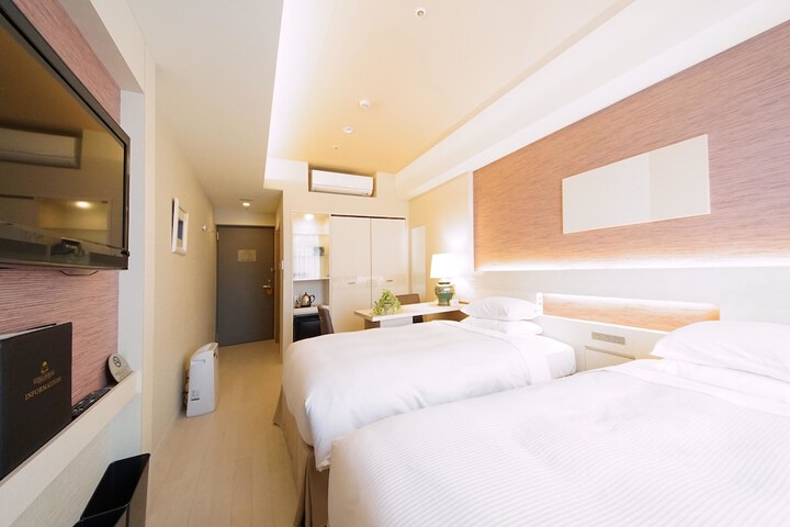 Room 12 of 68