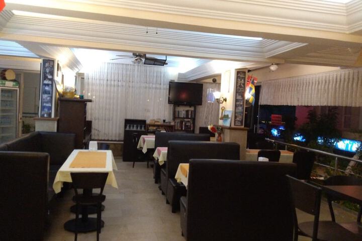 Dining Photos