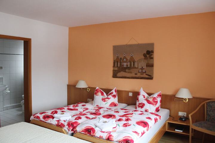 Room 4 of 12
