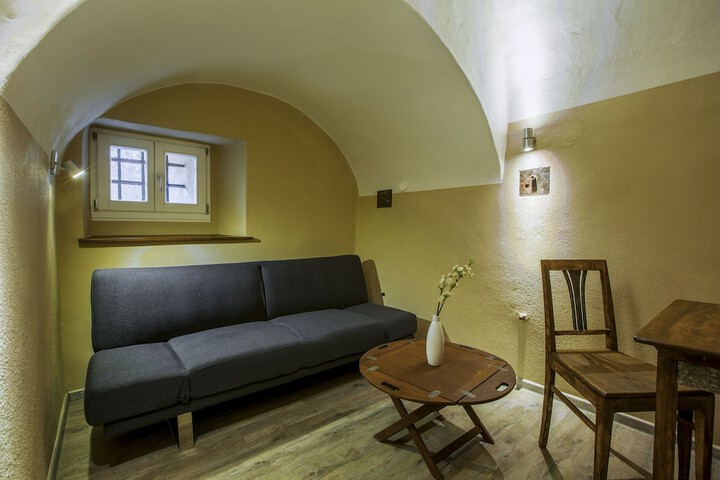 Room 15 of 36