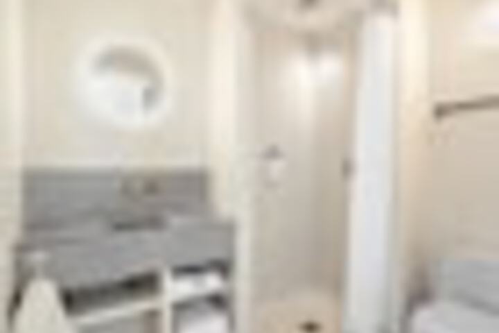 Room 119 of 171
