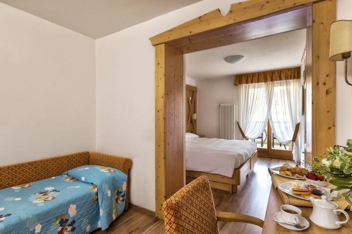 Room 8 of 86