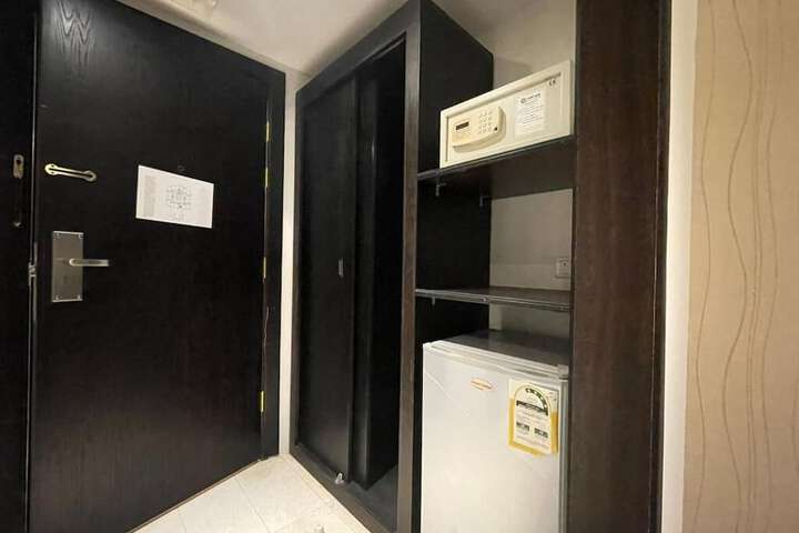 Room 4 of 14